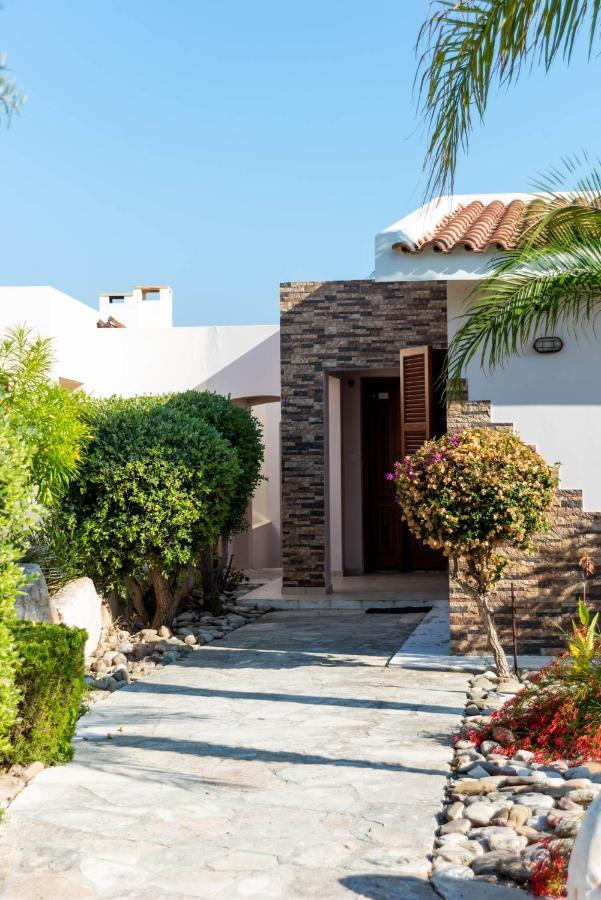 קורל ביי Tequila Sunrise By Ezoria Villas מראה חיצוני תמונה